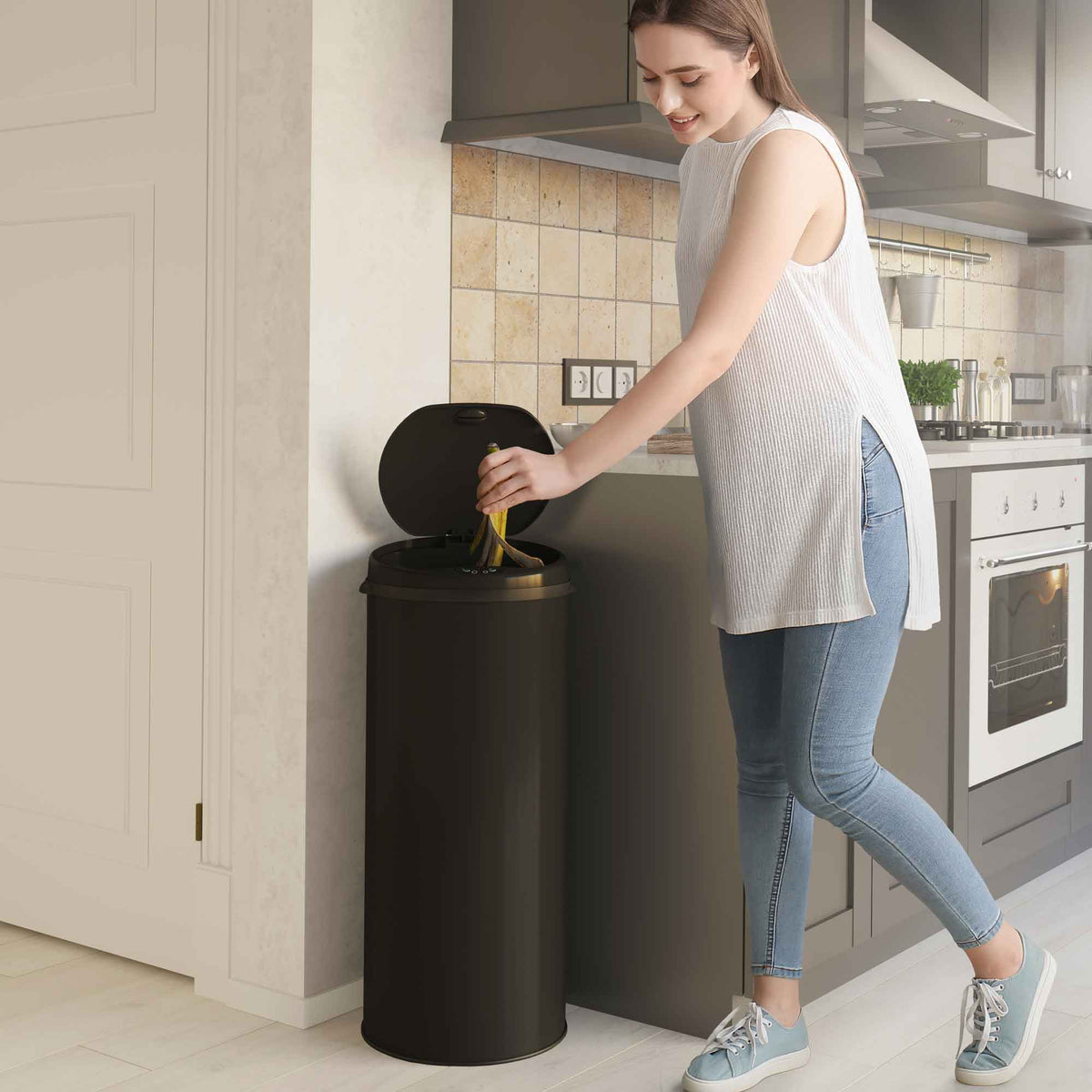 eModernDecor 13-Gallons Black Stainless Steel Touchless Kitchen Trash Can  with Lid Outdoor